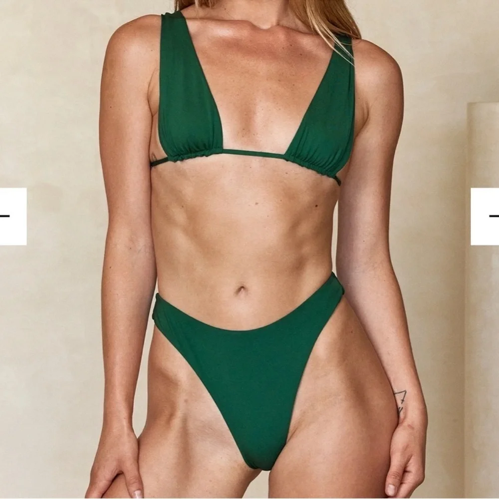 Monday Swimwear Palm Springs bikini top in Jungle green size small